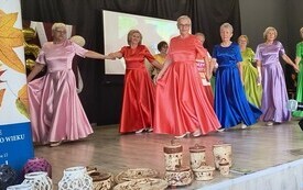 Galeria aktualności &bdquo;Seniorzy w Regionie z pasją, edukacją i radością życia&rdquo; &ndash; jubileusz 15-lecia Uniwersytetu Trzeciego Wieku w Golczewie. 22