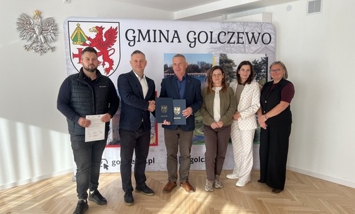 Zdjęcie do Umowa podpisana! Rusza przebudowa plaży w Golczewie!